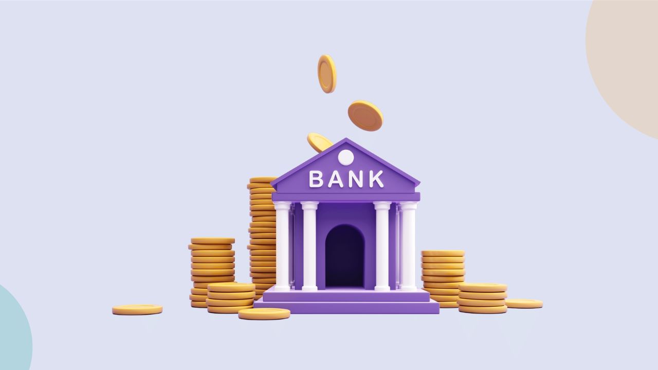 ઉંમર અને ચુકવણી ક્ષમતા: જે યુવાન અરજદારો પાસે ઘણા વર્ષોની કમાણી આગળ હોય છે, તેમને ઓછા જોખમી માનવામાં આવે છે. જો કે ખૂબ જ નાની ઉંમરે અને નાણાકીય ટ્રેક રેકોર્ડ વિના લોન પસંદ કરવી હાનિકારક હોઈ શકે છે. મોટાભાગની બેંકો 21 થી 60 વર્ષની વય જૂથને યોગ્ય માને છે. લોનની મુદત સામાન્ય રીતે તમારી નિવૃત્તિ વય સુધી નિશ્ચિત હોય છે.