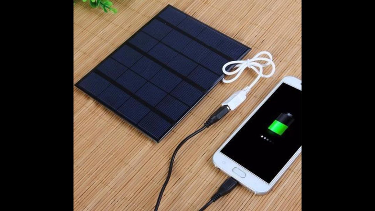 સોલાર ચાર્જર: પોર્ટેબલ સોલાર ચાર્જર સૂર્યપ્રકાશનો ઉપયોગ કરીને તમારા ફોનને ચાર્જ કરી શકે છે. આ આઉટડોર અથવા કટોકટીની પરિસ્થિતિઓ માટે ઉત્તમ છે.