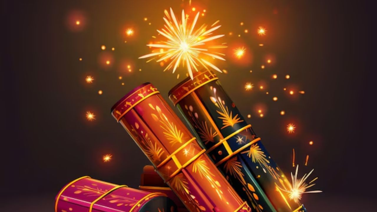 સ્થાનિક પોલીસ ધારા / મહાનગરપાલિકા નિયમો: સ્થાનિક પોલીસ અધિનિયમ (જેમ કે Gujarat Police Act, 1951) મુજબ પણ જો કોઈ વ્યક્તિ જાહેર શાંતિ ભંગ કરે છે અથવા ભીડમાં ખતરનાક રીતે ફટાકડા ફોડે છે તો પોલીસ કાર્યવાહી કરી શકે છે.
