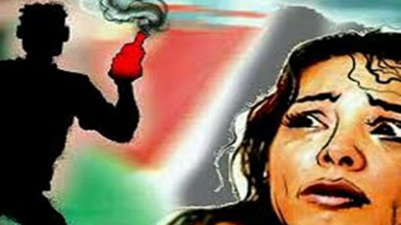 (પીડિતાને મળતા અધિકાર અને સહાય) તાત્કાલિક તબીબી સારવાર: કોઈપણ સરકારી કે ખાનગી હોસ્પિટલ એસિડ એટેક પીડિતાને તાત્કાલિક સારવાર આપવી ફરજિયાત છે. વળતર યોજના: રાજ્ય સરકાર દ્વારા ₹3 લાખ સુધીનું વળતર નક્કી કરવામાં આવ્યું છે. કેટલીક રાજ્યોમાં આ રકમ વધારે કે ઓછી પણ હોઈ શકે છે. કાનૂની સહાય: મફત કાનૂની સહાય અને સલામતી માટે પોલીસ પ્રોટેક્શન મળી શકે છે.