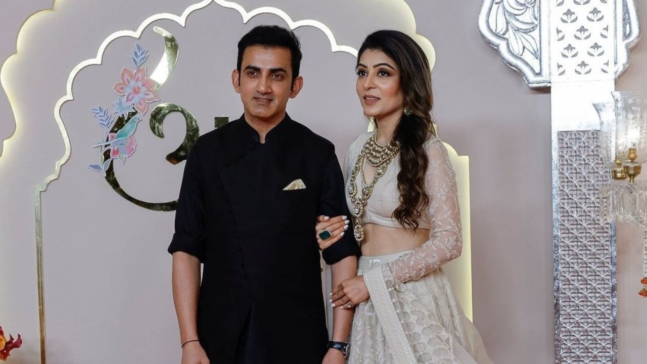 આ સાથે ભારતનો વેસ્ટઈન્ડિઝ પર દબદબો જોવા મળ્યો હતો. દિલ્હી ટેસ્ટમાં જીતની સાથે સીરિઝમાં ક્લીન સ્વીપ ભારત માટે ખુબ ખાસ રહ્યું છે. આ શુભમન ગિલની કેપ્ટનશીપમાં ભારતને મળેલી પહેલી ટેસ્ટ સીરિઝની જીત છે. આ સિવાય ભારતીય ટીમે ગૌતમ ગંભીરને બર્થ ડે પર ગિફટ આપી છે.