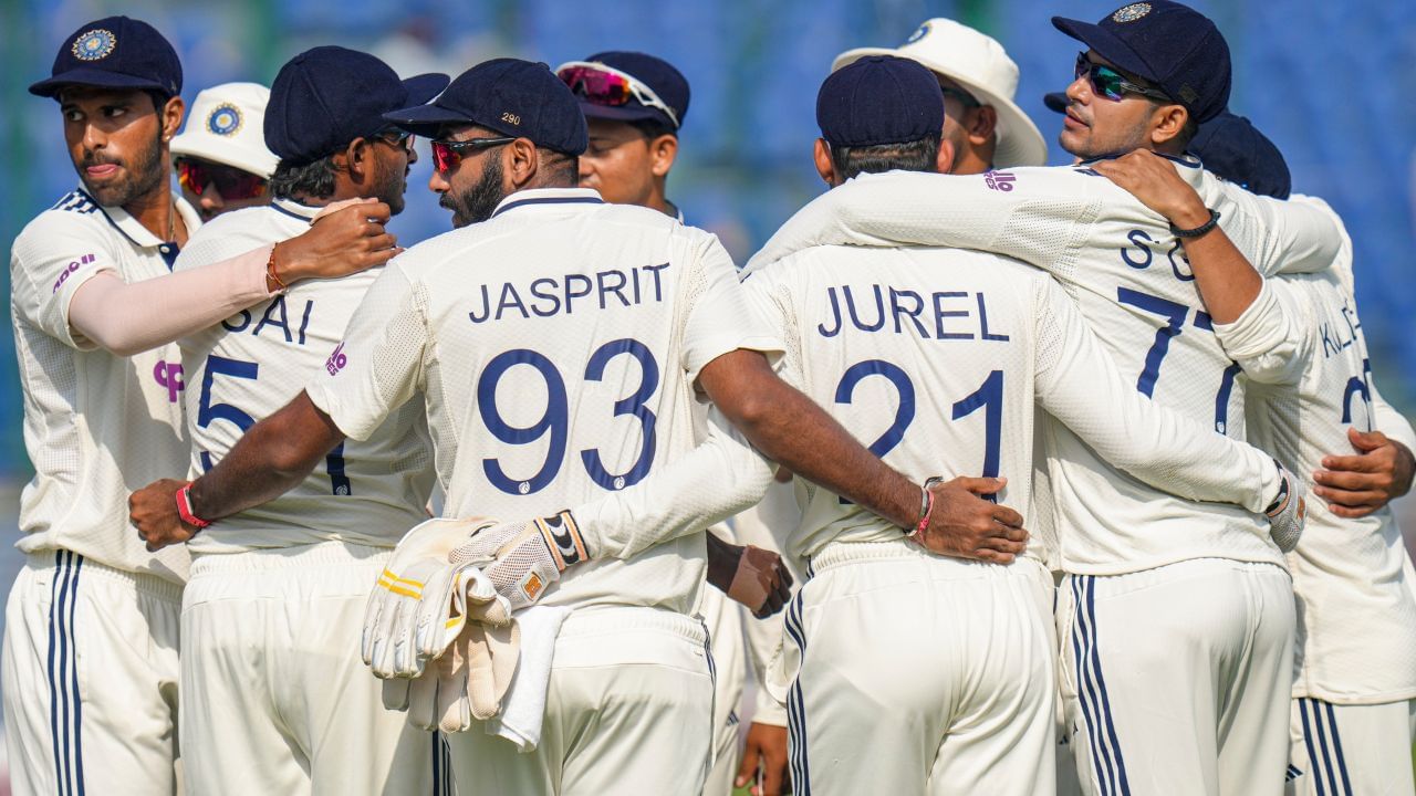  ભારતે દિલ્હી ટેસ્ટમાં વેસ્ટઈન્ડિઝને હરાવી સિરીઝમાં ક્લીન સ્વીપ કર્યું છે. ભારતે અમદાવાદમાં રમાયેલી પહેલી ટેસ્ટ 140 રનના અંતરથી જીતી હતી. હવે દિલ્હી ટેસ્ટ મેચમાં પણ 7 વિકેટથી જીત મેળવી છે.