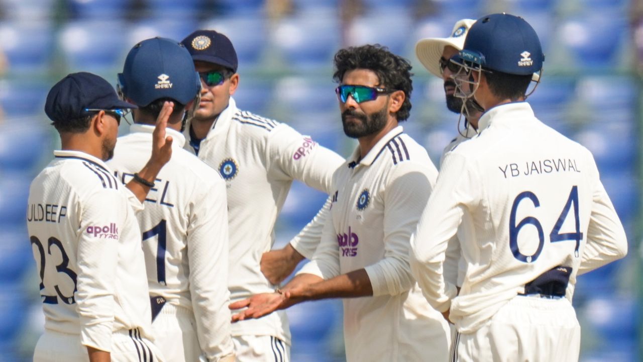 ટીમ ઈન્ડિયાના હેડ કેચ 14 ઓક્ટોબર 2025ના રોજ પોતાનો 43મો જન્મદિવસ મનાવી રહ્યા છે. આ દિવસે ભારતે વેસ્ટઈન્ડિઝને દિલ્હી ટેસ્ટમાં હરાવી 2 મેચની સીરિઝ 2-0થી જીતી છે. ત્યારે આ જીત હેડ કોચ માટે કોઈ ગિફટથી ઓછી નથી.