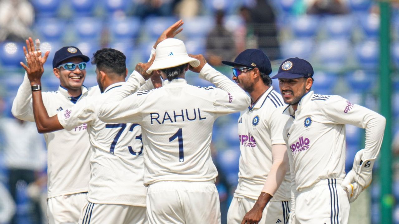 વેસ્ટઈન્ડિઝ વિરુદ્ધ ક્લીન સ્વીપ કરી ભારતે શુભમન ગિલની કેપ્ટનશીપમાં પહેલી ટેસ્ટ સીરિઝ જીતી છે. આ ભારતને 378 દિવસ બાદ મળી છે. પહેલી ટેસ્ટ સીરિઝ જીત છે. ભારતે છેલ્લી સીરિઝ ગત્ત વર્ષે 1 ઓક્ટોબરના રોજ બાંગ્લાદેશ વિરુદ્ધ જીતી હતી.