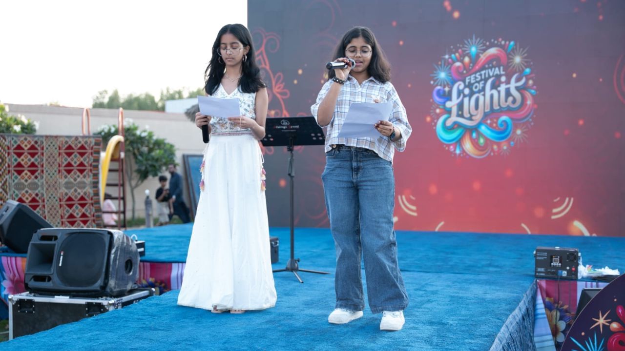 ઉત્તર પ્રદેશના વારાણસીના રહેવાસી અવિવિનાશ ગુપ્તાએ જણાવ્યું કે, “ભારતની બહાર રહેવાથી અમે જે સૌથી વધારે યાદ કરીએ છીએ તે તહેવારો છે. આથી જ ભારત બહાર તહેવારો બમાણા ઉત્સાહથી ઉજવાય છે. આજની ઉજવણીએ મને અમારા ગામમાં થતી ઉજવણીમાં ભાગ લેવા જેવો જ સંતોષ આપ્યો છે.”