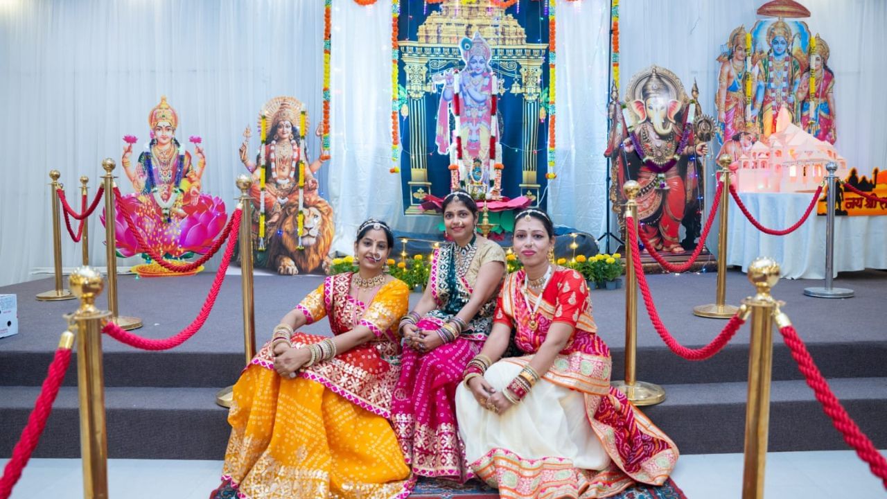 ઉજવણી હોય અને વાનગીઓનો રસથાળ ના પીરસાય એ કેમ ચાલે? પ્રતિભાગી રાજ્યોની પરંપરાગત વાનગીઓનો સ્વાદ માણવા માટે વિશેષ ફૂડ સ્ટોલ ઉભા કરવામાં આવ્યા હતા.