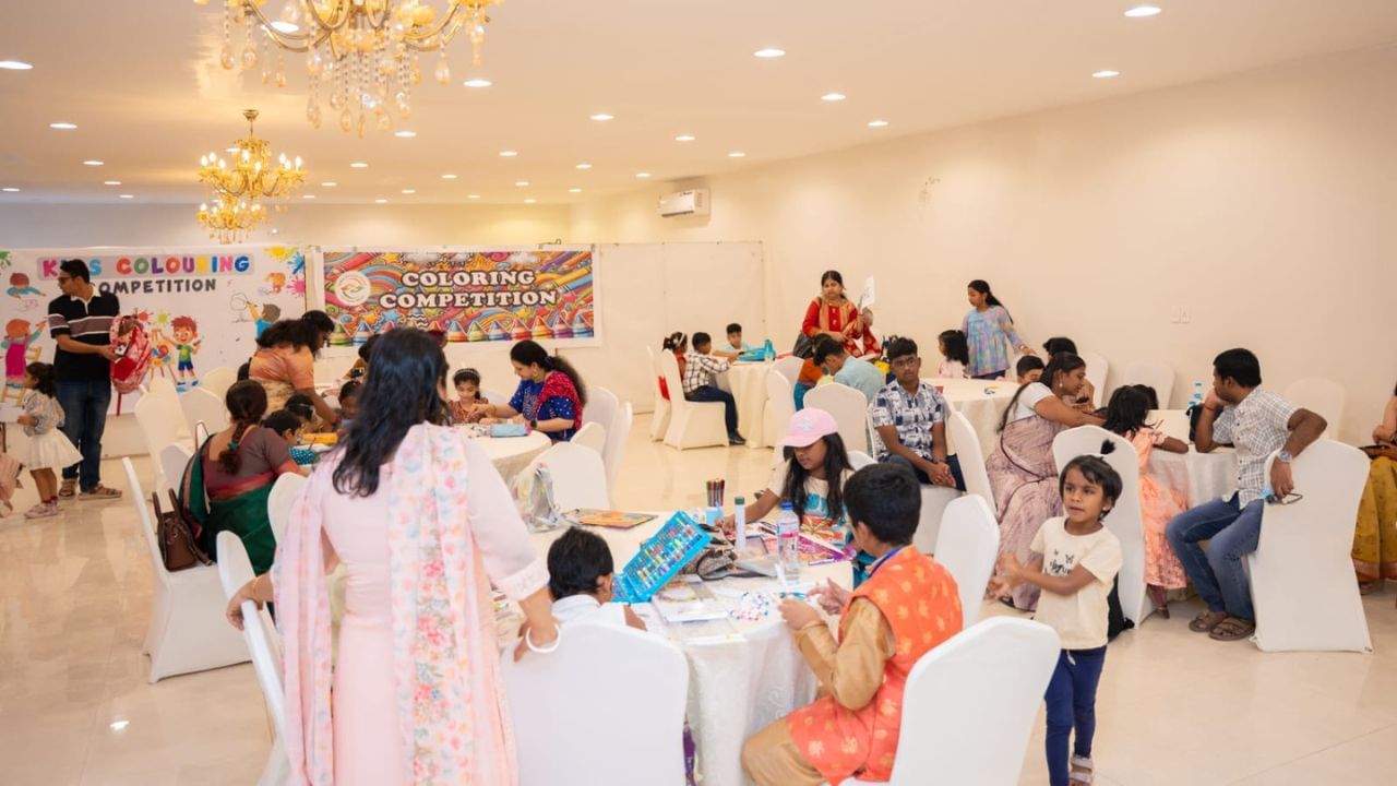 ભારત રૂપાયન નામથી યોજાયેલી કલ્ચરલ રેમ્પ વૉકમાં 50થી વધુ પ્રતિભાગીઓએ 17 રાજ્યોની સુપ્રસિદ્ધ સાડીઓને પરંપરાગત રીતે પહેરીને ભારતના સાંસ્કૃતિક વૈભવને દર્શાવતું રેમ્પ વૉક કર્યું હતું. 