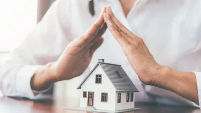 ઘર ખરીદવું એ દરેકનું સ્વપ્ન હોય છે, પરંતુ પ્રશ્ન એ છે કે, શું વધુ બોજારૂપ હશે - માસિક EMI કે ઘરનું ભાડું? આ એક એવી મૂંઝવણ છે જેમાં આપણે બધા ક્યારેક ને ક્યારેક આવીએ છીએ. ચાલો સંપૂર્ણ વિગતો સમજીએ.