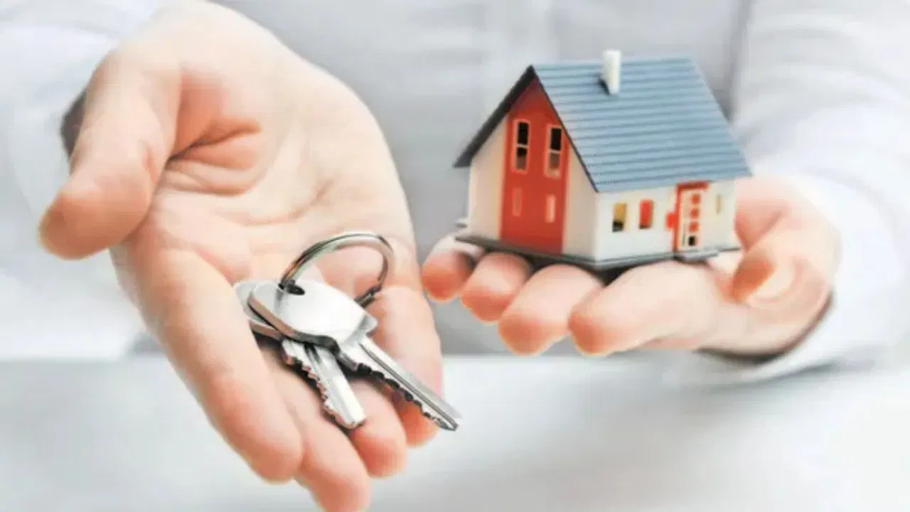 સરળ મુદ્દો: જો તમારી પાસે સ્થિર નોકરી હોય અને વાર્ષિક આવકમાં વધારો થવાની અપેક્ષા હોય, તો તમે EMI નું જોખમ લઈ શકો છો. જોકે, જો તમારી નોકરી ખૂબ જ અનિશ્ચિત હોય અથવા તમારે વારંવાર શહેરો બદલવા પડે, તો ભાડાપટ્ટે યોગ્ય છે. સુગમતા ખૂબ જ મહત્વપૂર્ણ છે.