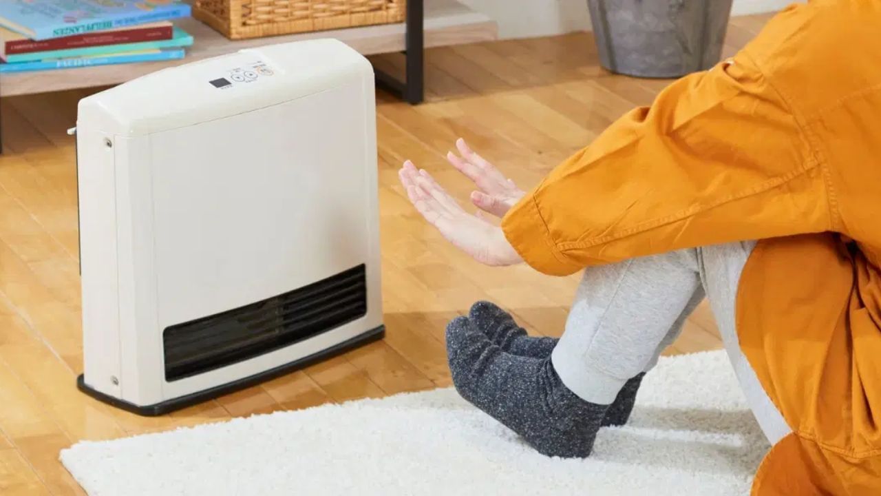 કોઈપણ હીટર લો તેની સલામતીનો ભાગ ખૂબ જ મહત્વપૂર્ણ હોય છે. લાંબા સમય સુધી ઉપયોગ કરવાથી કે પડી જવાથી અકસ્માતોનું જોખમ રહે છે. તેથી, ઓટો કટ-ઓફ, ટ્રિપ-ઓવર પ્રોટેક્શન અને કૂલ-ટચ બોડી જેવી સુવિધાઓ ધરાવતું હીટર પર ધ્યાન આપવું જોઈએ.