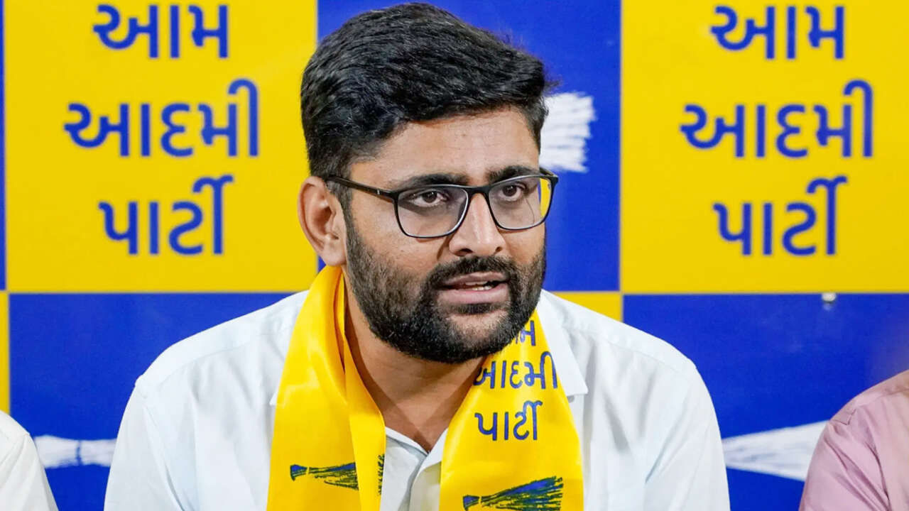 મંત્રીઓ ખેતરમાં ફોટા પડાવવાનું નાટક બંધ કરે, હેક્ટર દીઠ 50 હજારની સહાય આપોઃ ગોપાલ ઈટાલિયા