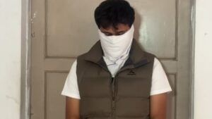 Rajkot : BMW કારથી અક્સમાત સર્જીને એકનો ભોગ લેનાર નબીરો છૂટી જતાં મૃતકના પરિવારમાં રોષ, જુઓ Video