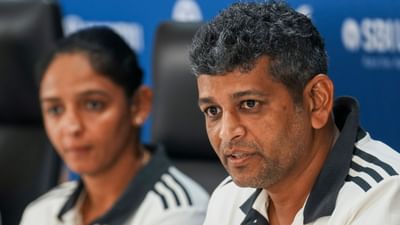    ICC મહિલા ODI વર્લ્ડ કપ 2025માં ભારતીય મહિલા ક્રિકેટ ટીમની જીતનો શ્રેય ખેલાડીઓ અને સપોર્ટ સ્ટાફ બંનેને જાય છે. તેમાં સૌથી મહત્વના વ્યક્તિ ટીમના મુખ્ય હેડ કોચ અમોલ મજુમદાર છે.