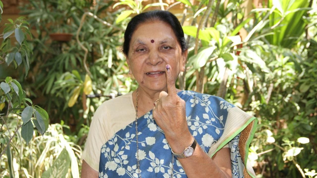 Anandiben Patel family tree (10)