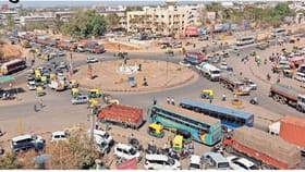 એરોમા સર્કલ બન્યું મુસીબતનું સર્કલ ! વધતા ટ્રાફિકથી સ્થાનિકો ત્રાહિમામ