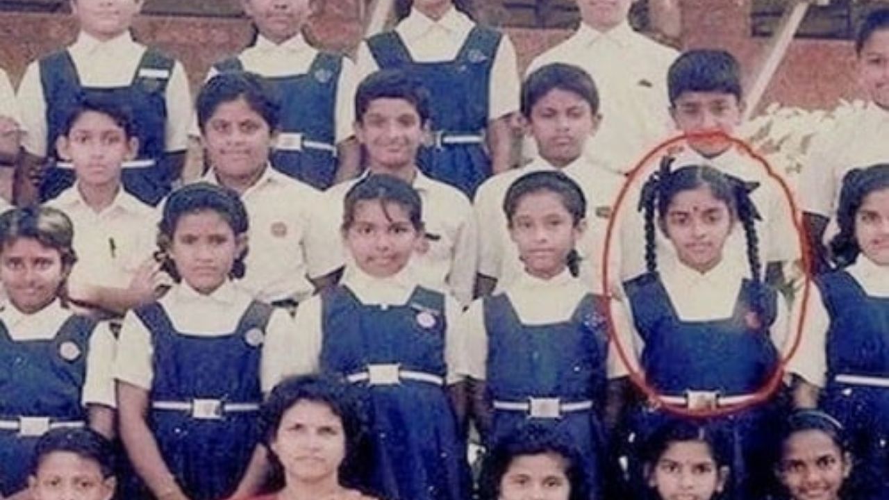 સાઉથથી લઈને બોલિવૂડ સુધી પોતાના અભિનયથી દિલ જીતી લેનારી અભિનેત્રી અસીન 40 વર્ષની થઈ ગઈ છે. અસિન 16 વર્ષની ઉંમરે અભિનેત્રી બની હતી. તેમણે 2001માં રિલીઝ થયેલી મલયાલમ ફિલ્મ "નરેન્દ્રન મકન જયકંથન વાકા" થી તેની ફિલ્મી શરૂઆત કરી હતી. 