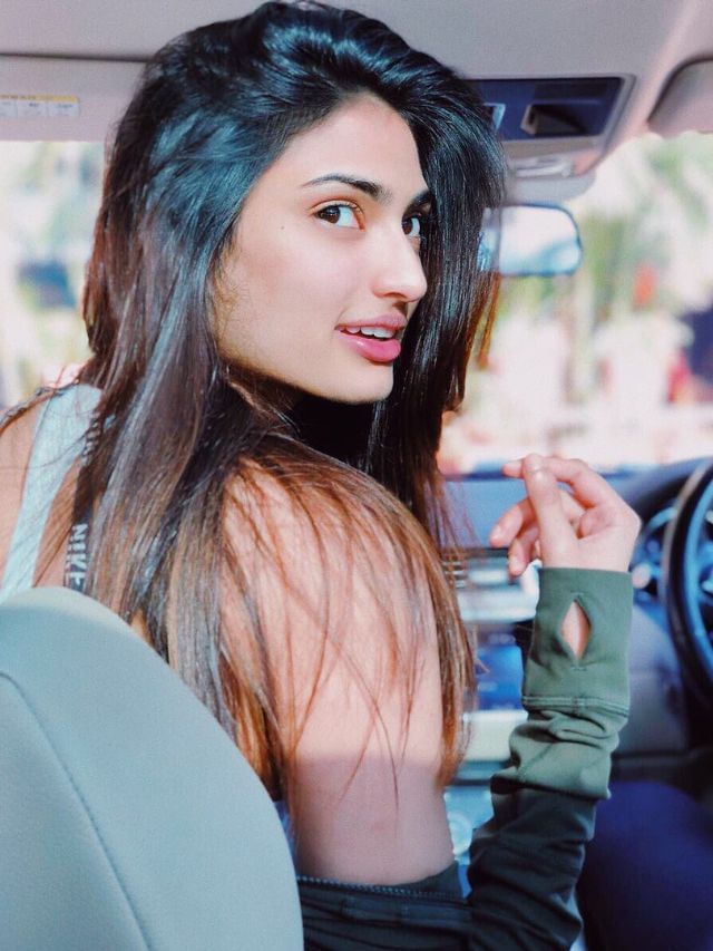 જુઓ આથિયા શેટ્ટીનો પરિવાર