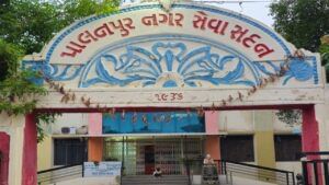 Banaskantha : પાલનપુરમાં BLOએ SIRની કામગીરીનો વિરોધ કર્યો, માનસિક તણાવ અને કાર્યમાં સહકાર ન મળતા હોવાનો આક્ષેપ