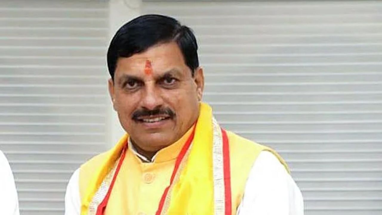 મધ્યપ્રદેશના મુખ્યમંત્રી મોહન યાદવે ગુરુવારે રાહુલ ગાંધીની ટીકા કરતાં જણાવ્યું કે જ્યારે બિહાર વિધાનસભાની ચૂંટણી ચાલી રહી છે, ત્યારે તેઓ કેન્દ્રની રાજ્યમાં લોકપ્રિય હિલ સ્ટેશન પચમઢી પર રજાઓ માણી રહ્યા છે. તેમણે આ ઉપરાંત દાવો કર્યો કે એનડીએ બિહારની ચૂંટણીમાં સરળતાથી જીત મેળવી લેશે.