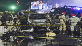 દિલ્હી કાર વિસ્ફોટ સ્થળેથી પિસ્તોલ નહીં પણ 9mmના 3 કારતૂસ મળ્યાં દિલ્હી કાર વિસ્ફોટ સ્થળેથી પિસ્તોલ નહીં પણ 9mmના 3 કારતૂસ મળ્યાં