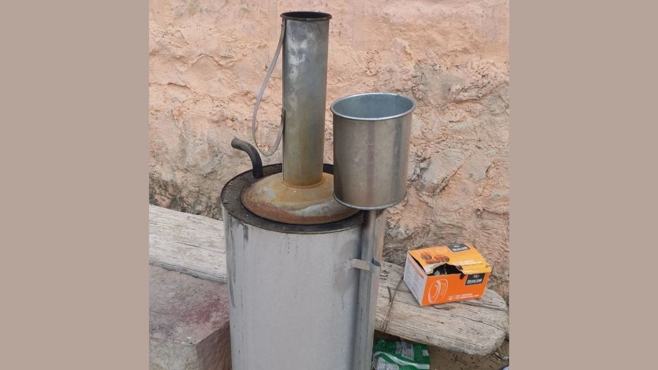 Desi Hammam Eco-Friendly Water Heater for Winter Savings and No Electricity (3)