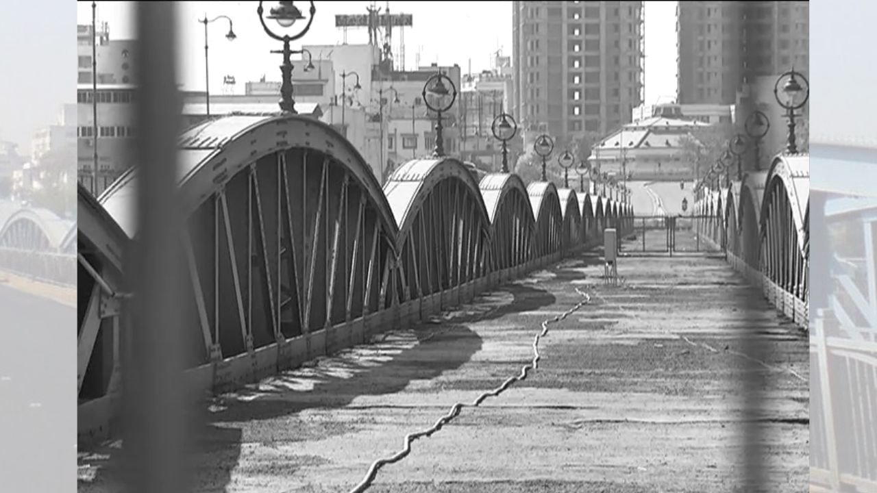 8 માર્ચ 1930ના રોજ મહાત્મા ગાંધીએ દાંડી સત્યાગ્રહની જે જાહેરાત કરી હતી, તે જોવા માટે હજારો લોકો એલિસ બ્રિજ પર ભેગા થયા હતા. બાદના વર્ષોમાં, 1973,1983 અને 1986માં આ પુલને ધરાશાયી કરવાની લાગેલી યોજનાઓ સ્વીકારી ન લેવાઈ. અંતે મે, 1989માં અમદાવાદ મ્યુનિસિપલ કોર્પોરેશને એલિસ બ્રિજ અને તેના આસપાસનો વિસ્તાર, માણેક બુરજ અને સાબરમતી નદીની ડ્રેનેજ વ્યવસ્થાને મળીને સુરક્ષિત પ્રદેશ તરીકે ઘોષિત કર્યા.