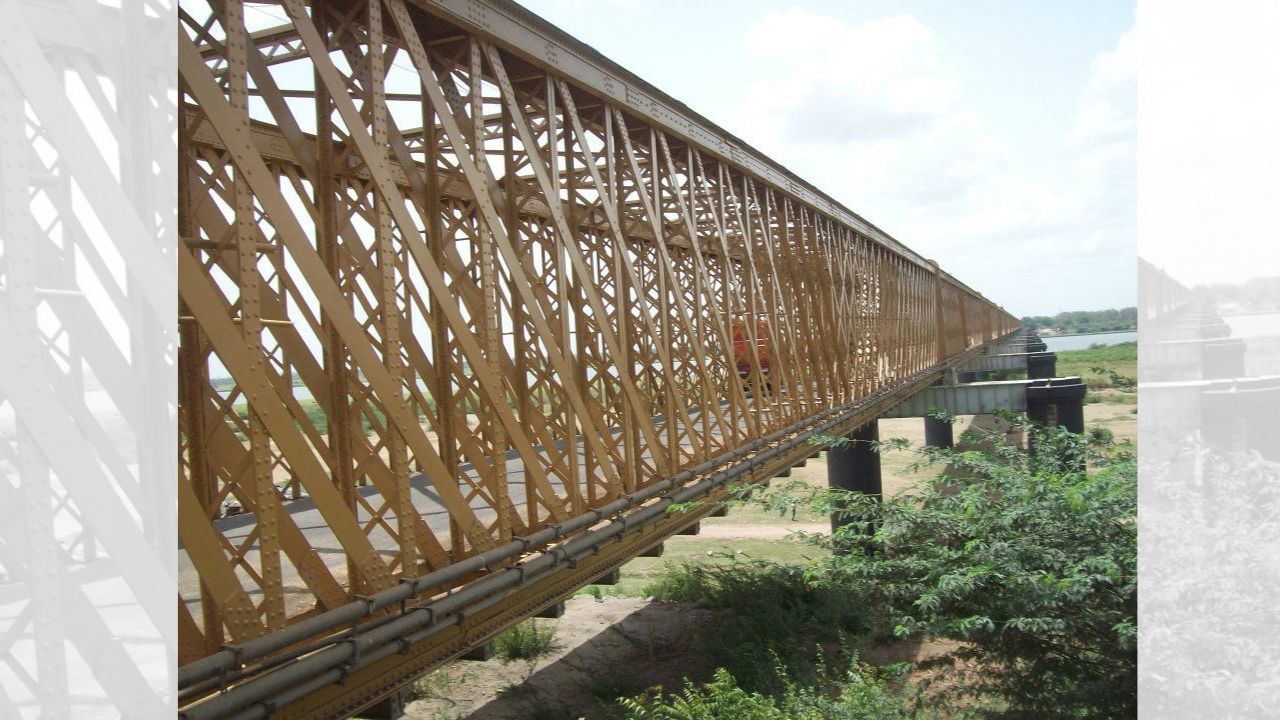 ઈ.સ. 1860માં શરૂ થયેલા પુલના નિર્માણ, તેની સતત મરામત અને પછી 1877 બાદ બનાવાયેલા વધુ મજબૂત પુલ આ તમામ પર મળીને અંદાજે રૂ. 85,93,400 જેટલો ખર્ચ થયો હતો. તે સમયગાળા દરમિયાન જૂના પુલને ટકાવી રાખવા અને તેને વારંવાર સુધારવા માટે સરકાર અને રેલવે વિભાગે એટલો મોટો ખર્ચ કરવો પડ્યો કે લોકો વચ્ચે આ પુલને "સોનાનો પુલ" (Golden Bridge) તરીકે ઓળખાવાનું પ્રચલિત થઈ ગયું.