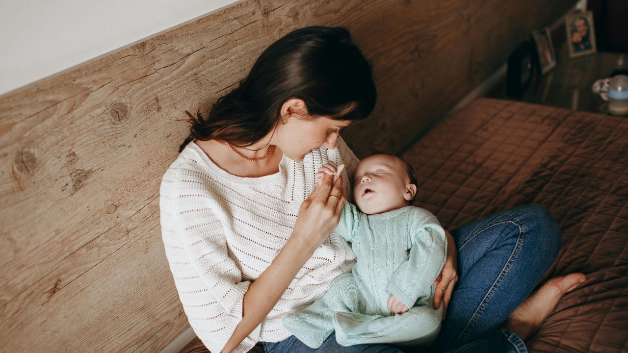 મૈસ્ટાઈટિસ એક પ્રકારનું ઈન્ફેક્શન છે. જેમાં સંક્રમિત ભાગમાં ગાંઠ થવાથી દુખાવો વધારે થાય છે અને સોજો થાય છે. જો સમયસર સારવાર ન મળે તે આ બ્રેસ્ટ એબ્સેસમાં બદલી જાય છે.