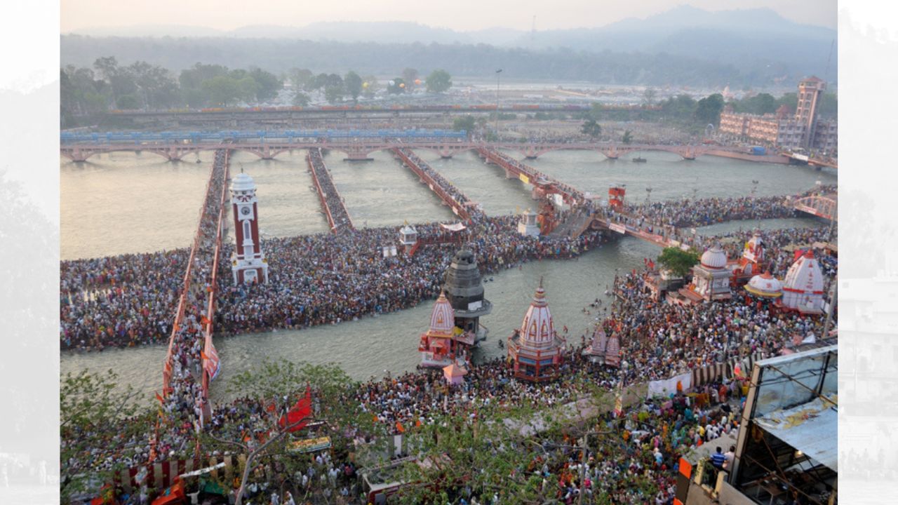 હરિદ્વાર શરીર, મન અને ભાવનાથી થાકેલા લોકોનું નિવાસસ્થાન રહ્યું છે. તે વિવિધ કળાઓ, વિજ્ઞાન અને સંસ્કૃતિ શીખવા માટે આકર્ષણનું કેન્દ્ર પણ રહ્યું છે. આ શહેર લાંબા સમયથી આયુર્વેદિક દવાઓ અને હર્બલ ઉપચારોના એક મહાન સ્ત્રોત તરીકે સ્થાન ધરાવે છે ( આ માહિતી વિવિધ ઐતિહાસિક તથ્યો અને સંશોધનો પર આધારિત છે. વિગતવાર માહિતી માટે, ઇતિહાસના પ્રમાણભૂત ગ્રંથો અને સંશોધનોનો અભ્યાસ કરવો ઉચિત રહેશે.) (Credits: - Wikipedia)