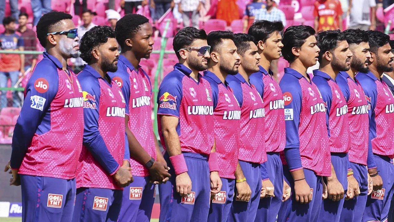 રાજસ્થાન રોયલ્સ : વાનિન્દુ હસરંગા, મહેશ થીક્ષાના, કુમાર કાર્તિકેય, આકાશ મધવાલ, ફઝલહક ફારૂકી, કુણાલ સિંહ રાઠોડ, અશોક શર્મા, સંજુ સેમસન અને નીતિશ રાણા (ટ્રેડ).