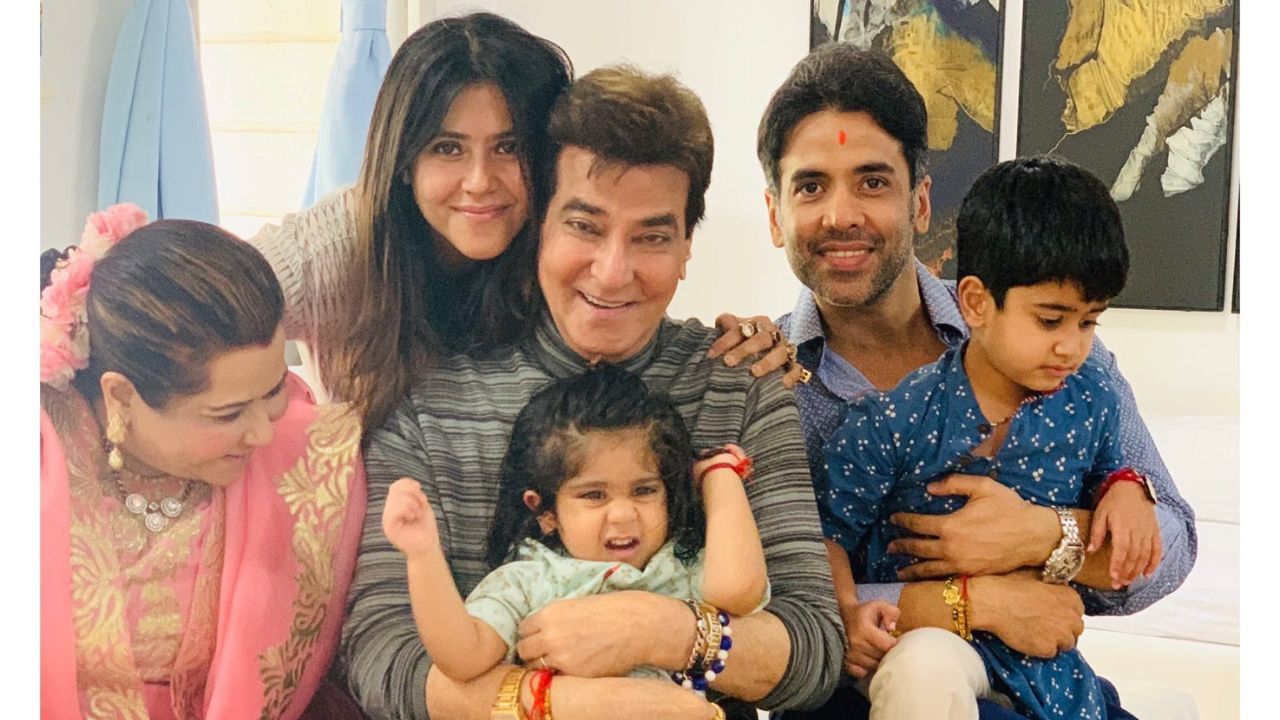  જીતેન્દ્ર બોલિવૂડમાં "ડાન્સિંગ હીરો" ટ્રેન્ડ લાવ્યા. તેમની અનોખી ડાન્સ સ્ટાઈલે તેમને ઈન્ડસ્ટ્રીમાં "જમ્પિંગ જેક" નું બિરુદ અપાવ્યું.