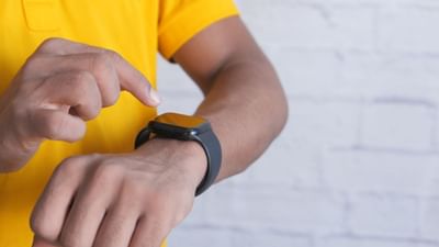 સુપ્રીમ કોર્ટે પોતાના નિર્ણયમાં સ્પષ્ટ કર્યું છે કે, જ્યારે પણ કોઈ વ્યક્તિની ધરપકડ કરવામાં આવે છે, ત્યારે પોલીસે ધરપકડના કારણોની લેખિત સૂચના આપવી આવશ્યક છે. વધુમાં, ધરપકડ કરાયેલ વ્યક્તિને આ નોટિસની નકલ પરિવારના સભ્ય અથવા મિત્ર સાથે શેર કરવાનો અધિકાર છે. સુપ્રીમ કોર્ટે એમ પણ કહ્યું હતું કે, લેખિત સૂચના એવી ભાષામાં હોવી જોઈએ જે ધરપકડ કરાયેલ વ્યક્તિ સમજી શકે.