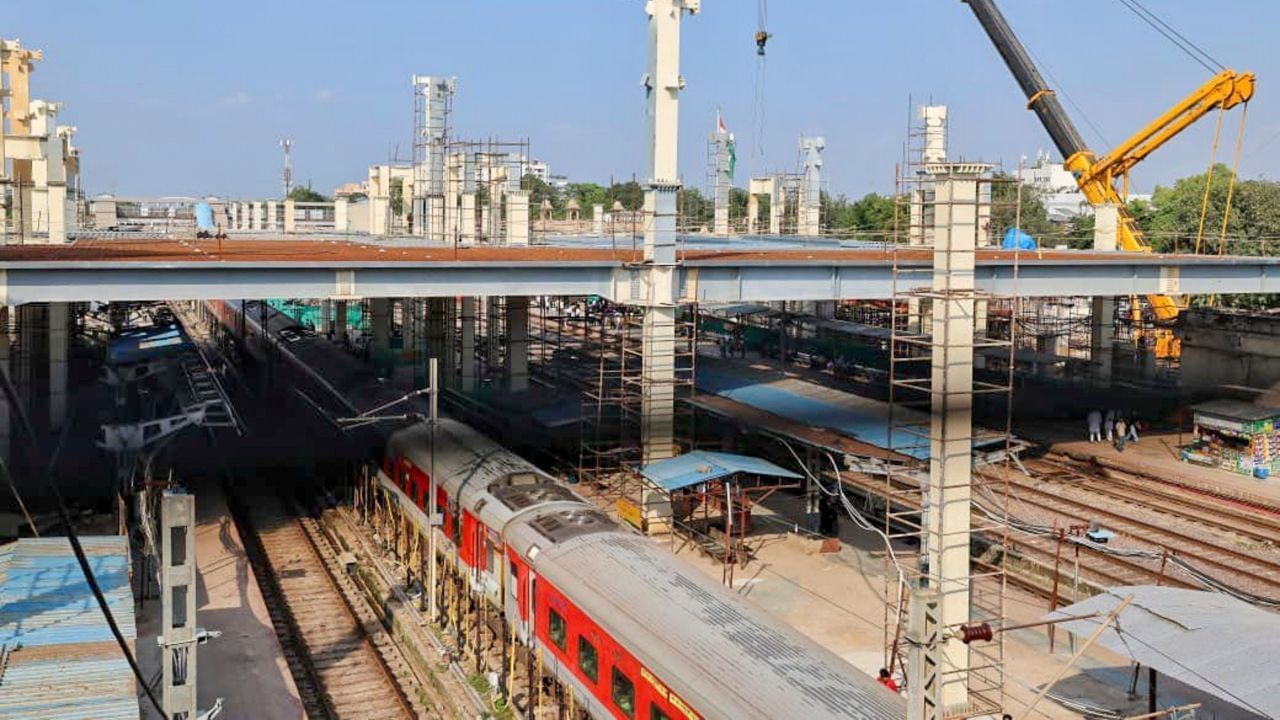 (Disclaimer: જો તમારી પાસે કોઈ ચોક્કસ કેસ હોય તો કાનૂની નિષ્ણાત (વકીલ) ની સલાહ લેવી સલાહભર્યું છે. અહીં આપેલી માહિતી ફક્ત કોર્ટના નિર્ણયો અને કલમોને આધારે આપવામાં આવી છે. તમારે કોઈ કેસ માટે જાણવું હોય તો યોગ્ય વકીલની સલાહ લઈ શકો છો.)(All Image Credit- Canva)