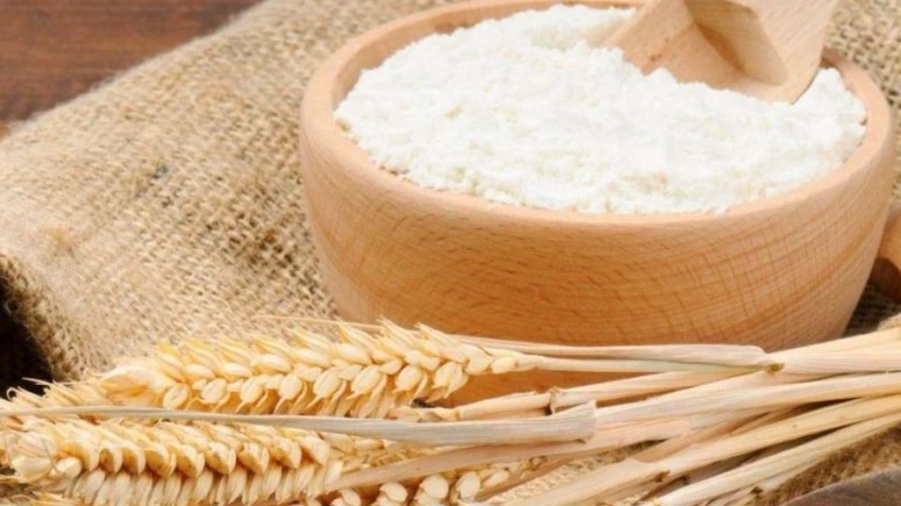 સંતુલિત આહાર, ફાઇબરથી ભરપૂર અનાજ અને તાજા ફળો અને શાકભાજી ખાવાથી શરીર સ્વસ્થ રહે છે અને કેન્સર જેવા રોગોનું જોખમ ઓછું થાય છે.