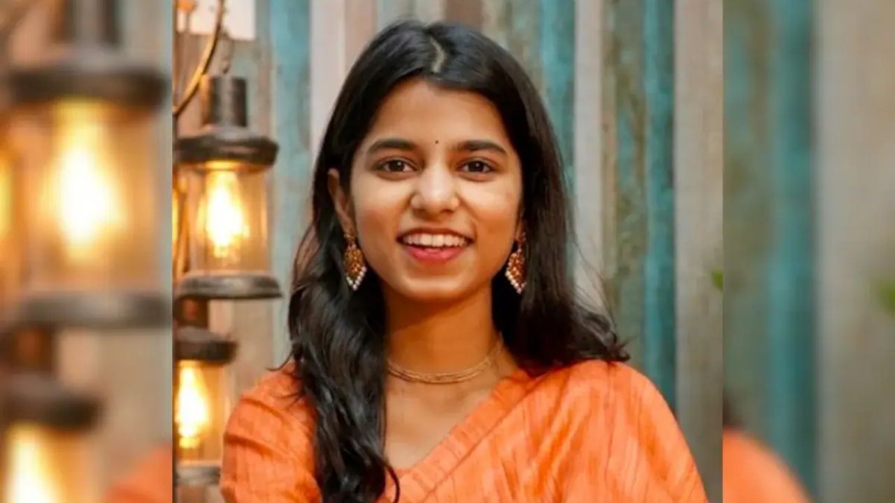 Maithili Thakur Income (2)