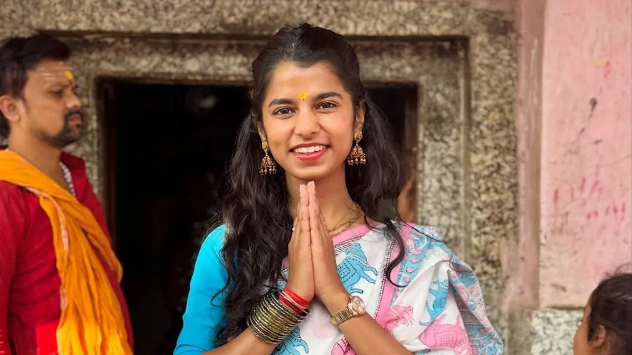 Maithili Thakur Income (3)