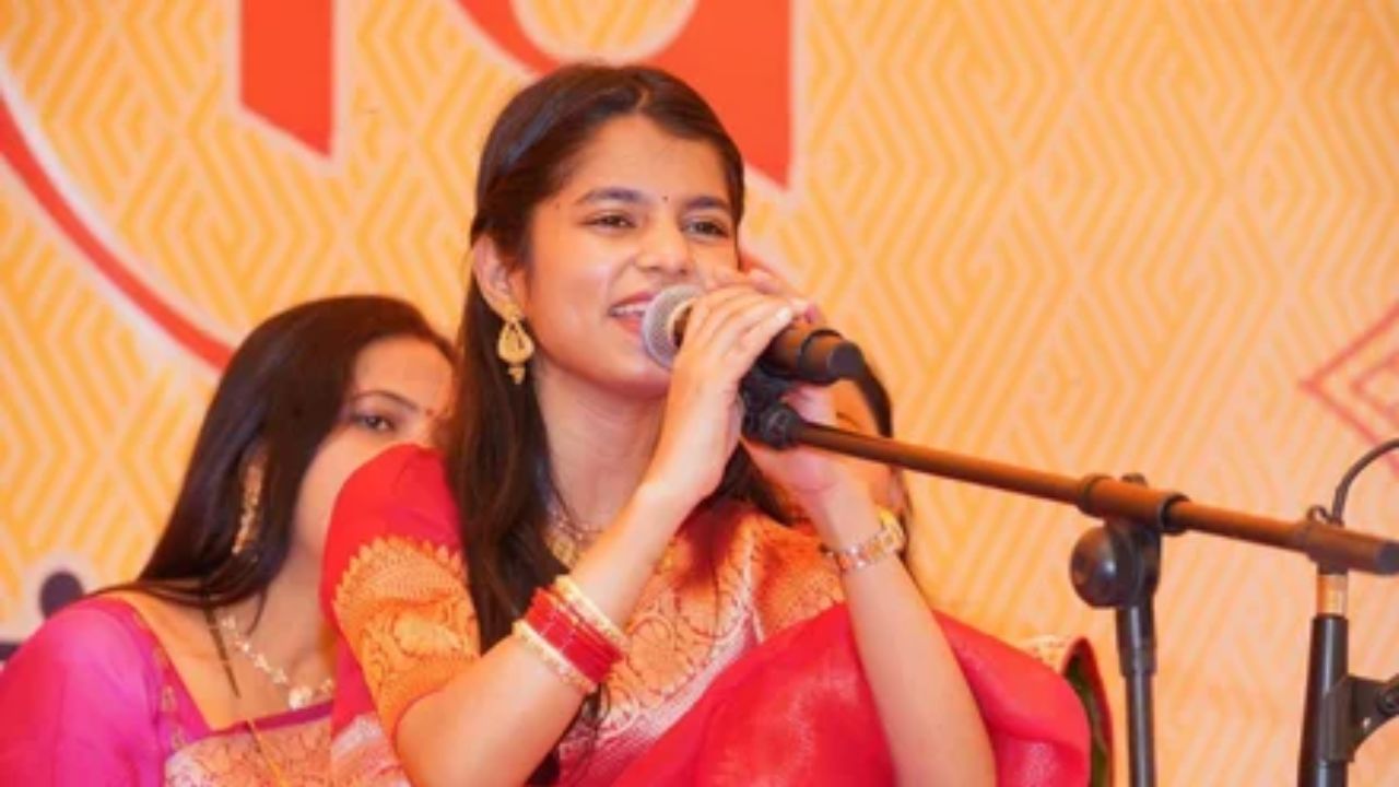 Maithili Thakur Income (7)