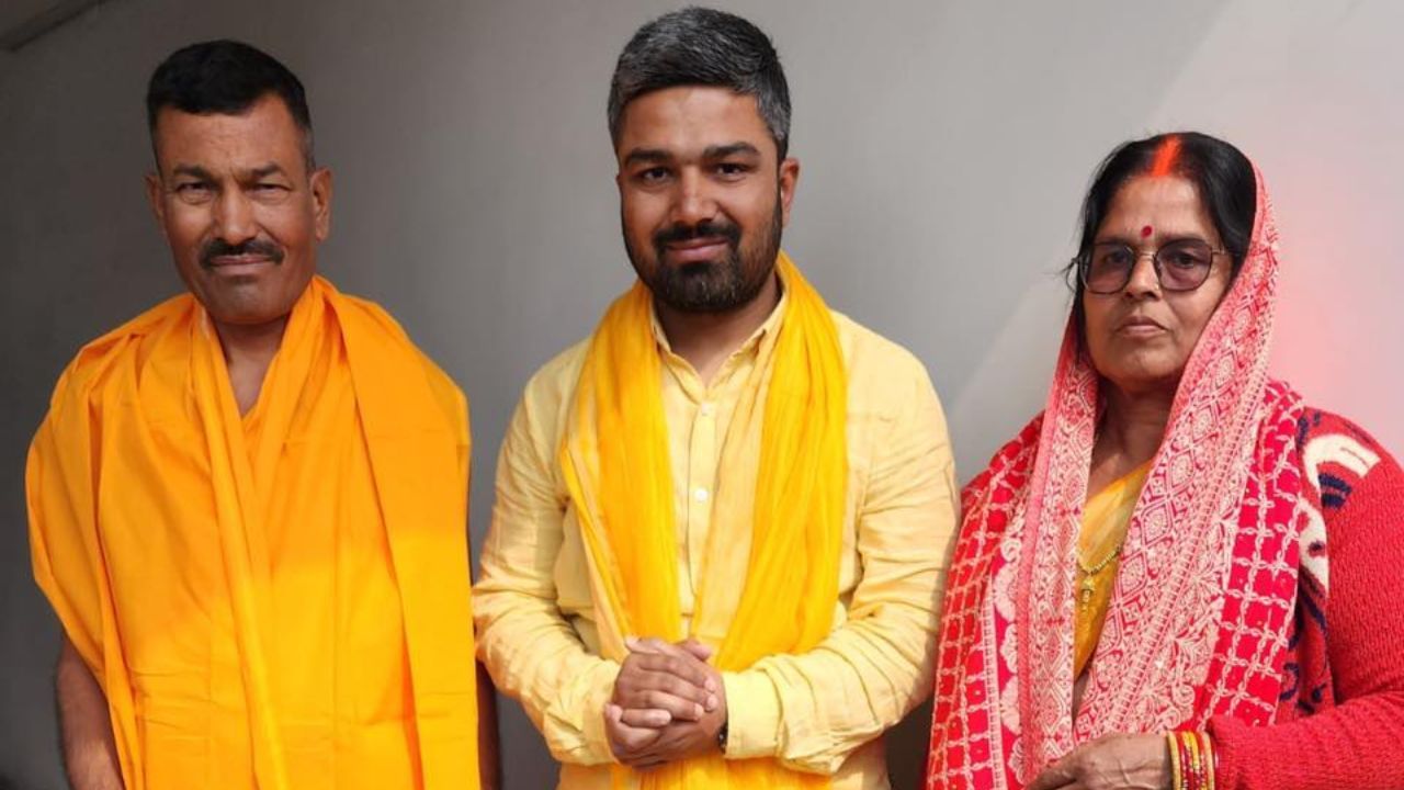 બિહારી મજૂરો વિશે ભ્રામક સમાચાર ફેલાવવાના આરોપમાં તમિલનાડુ અને બિહાર પોલીસે તેમની અટકાયત પણ કરી હતી. તેમજ પીએમસીએચ ખાતે ડોકટરો દ્વારા તેમના પર હુમલો કરવામાં આવ્યો હતો, જેના કારણે ભારે હોબાળો મચી ગયો હતો.