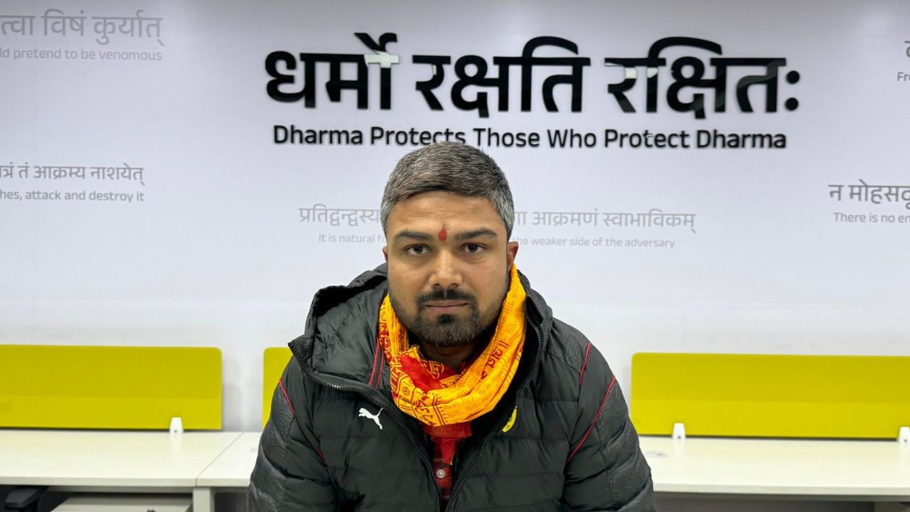 મનીષ કશ્યપે પોતાની યુટ્યુબ ચેનલ પર એક વિડીયો શેર કર્યો હતો, જેને તમિલનાડુ પોલીસે ખોટો જાહેર કર્યો હતો. ત્યારબાદ, તેની સામે અનેક કેસ દાખલ કરવામાં આવ્યા હતા, અને જેલમાં જવાનો વારો આવ્યો હતો.