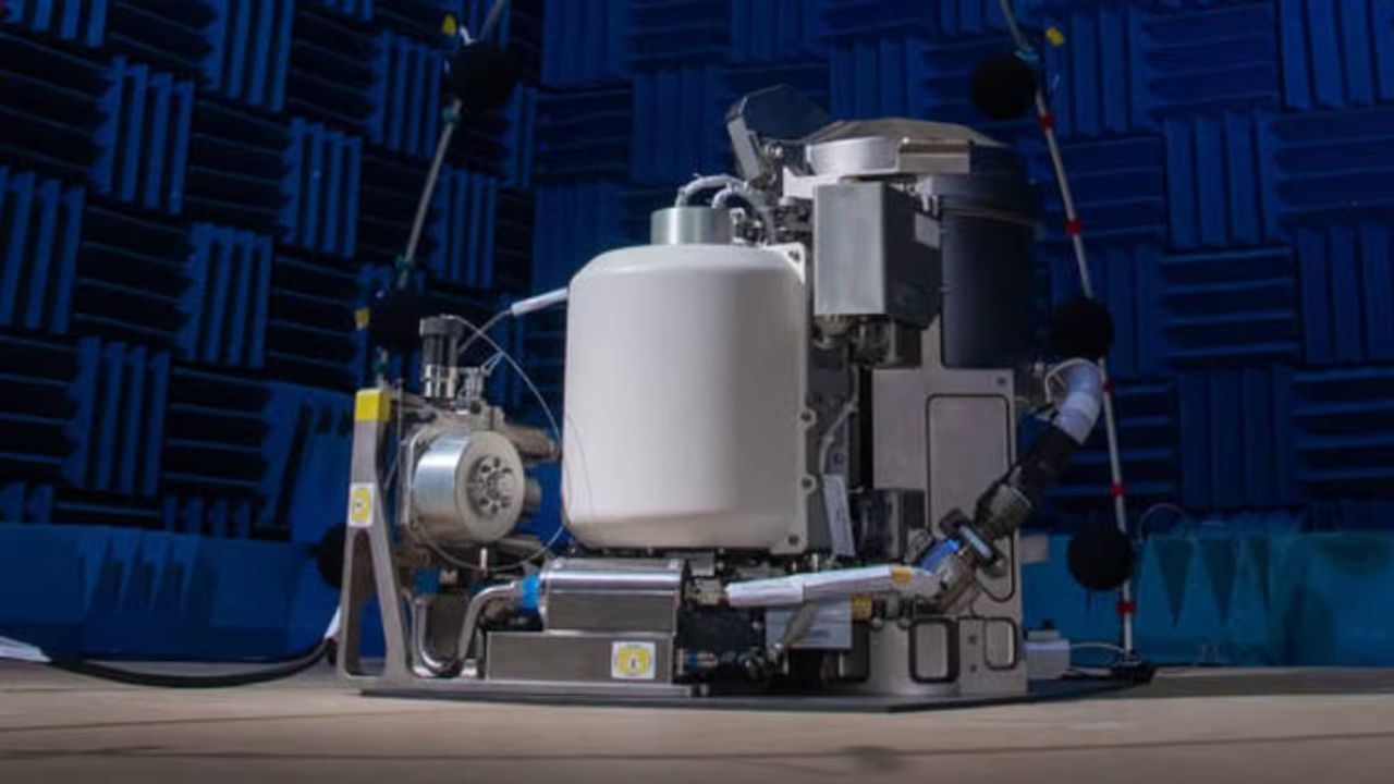 વિશ્વનું સૌથી મોંઘુ ટોયલેટ ક્યારે અને ક્યાં સ્થાપિત કરવામાં આવ્યું હતું?: મીડિયા રિપોર્ટ્સ અનુસાર, વિશ્વનું સૌથી મોંઘુ શૌચાલય પૃથ્વી પર નહીં, પરંતુ અવકાશમાં સ્થાપિત કરવામાં આવ્યું હતું. NASAએ અવકાશયાત્રીઓ માટે આ હાઇ-ટેક સ્પેસ ટોયલેટ બનાવ્યું હતું, જેનો ખર્ચ આશરે 2.6 અબજ રૂપિયા થયો હોવાનું કહેવાય છે. આ ટોયલેટ NASAના એન્ડેવર સ્પેસ શટલ પર સ્થાપિત કરવામાં આવ્યું હતું અને તેનો ઉપયોગ 1988 થી 1992 સુધી અવકાશયાત્રીઓ દ્વારા કરવામાં આવ્યો હતો.
