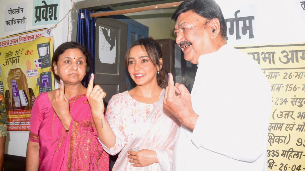 નેહા પોતાની પર્સનલ લાઈફ કરતા પર્સનલ લાઈફ માટે વધુ ચર્ચામાં રહી છે. જેકી ભગનાની સાથેના તેના સંબંધોની ખૂબ ચર્ચા થઈ હતી. સોશિયલ મીડિયા પર એક્ટિવ રહેતી નેહાના વિશે કેટલીક અજાણી વાતો જાણીએ.