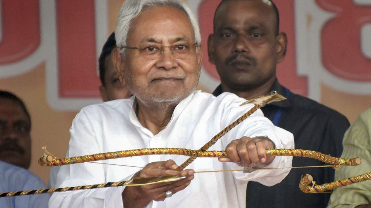 A clean image, less wealth and more transparency, a simple life such that even today this Chief Minister sleeps in a wooden cot.