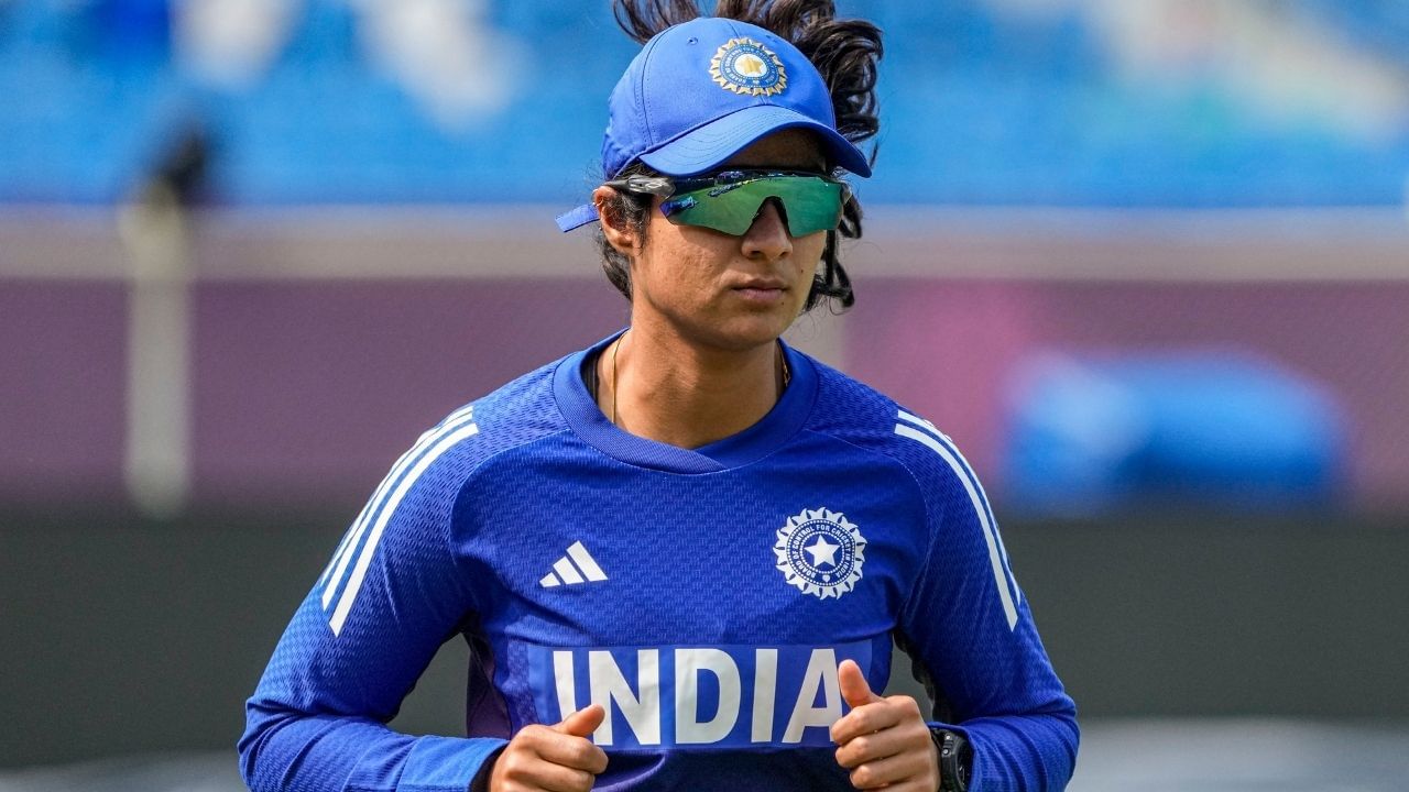 આઈસીસી મહિલા વર્લ્ડકપ 2025માં ભારત તરફથી સૌથી વધારે રન બનાવનાર ઓપનર પ્રતિકા રાવલ છે. તેમણે એક સદી અને અડધી સદી સાથે 308 રન બનાવ્યા અને ભારતની ફાઈનલ સુધી સફરમાં મહત્વની ભૂમિકા નિભાવી હતી. પરંતુ તેને એવોર્ડ સેરમનીમાં વિનિંગ મેડલ આપવામાં આવ્યું ન હતુ.