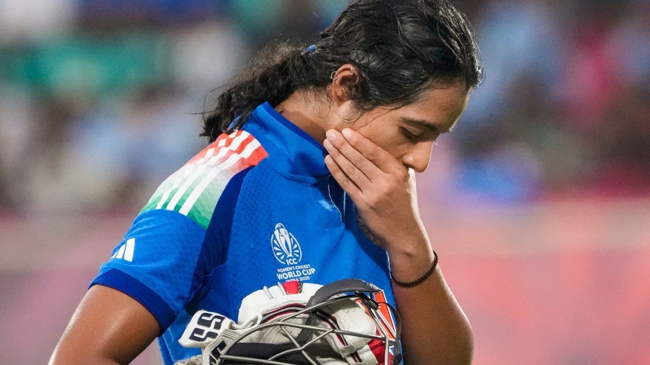 તેણે ટીમની સાથે જશ્ન પણ મનાવ્યો હતો. વ્હીલચેરમાંથી ઉભી થઈ ભારતીય ટીમના ખેલાડીઓ સાથે ડાન્સ કરતી પણ જોવા મળી હતી. તે ગ્રુપ ફોટોનો પણ ભાગ બની હતી.