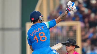 IND vs SA: ફેને આપ્યો સિક્યોરિટી ગાર્ડને ચકમો! પહેલી જ ODI માં હાઈ-વોલ્ટેજ ડ્રામા શરૂ, કોહલીની વિરાટ સદી સામે આફ્રિકા ઘૂંટણિયે