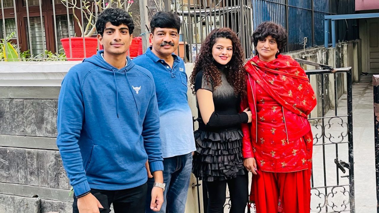 Palash Muchhal family tree (7)