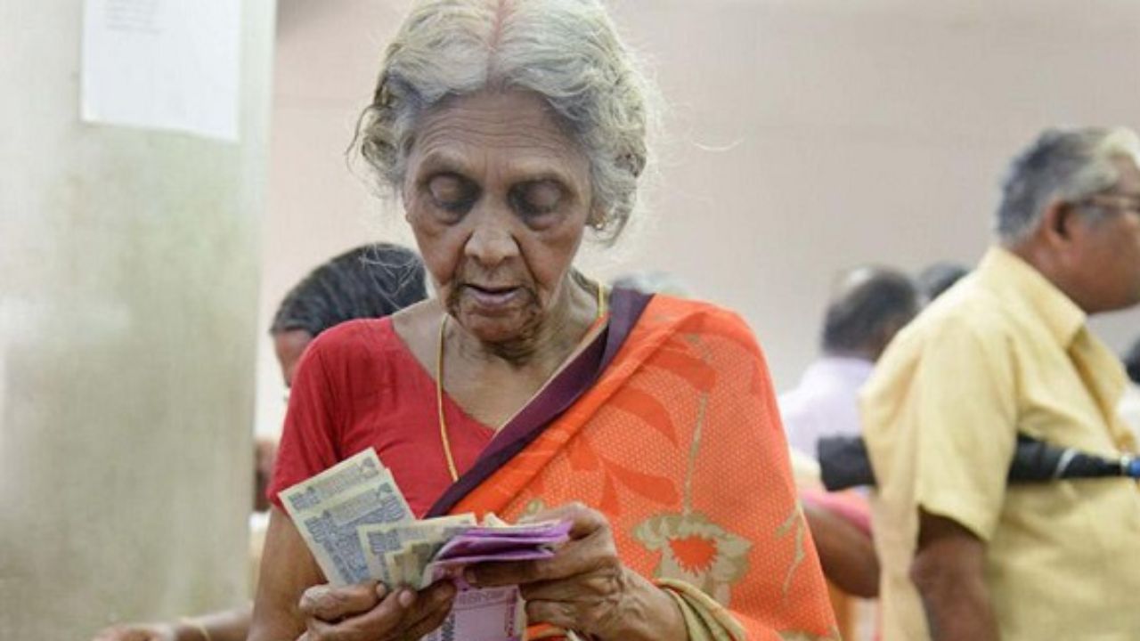 આ ભીડની ઝંઝટ ટાળશે અને તેમને વધારાનો સમય આપશે. જો તમે આ તારીખો સુધીમાં તમારું જીવન પ્રમાણપત્ર સબમિટ નહીં કરો, તો તમારું પેન્શન બંધ થઈ શકે છે.