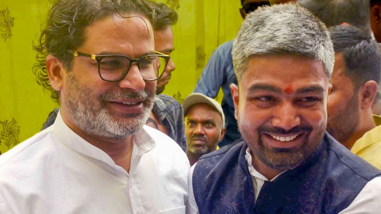 તમને જણાવી દઈએ કે, બિહારના ફેમસ યુટ્યુબર મનીષ કશ્યપે ભારતીય જનતા પાર્ટી (ભાજપ) માંથી રાજીનામું આપી પ્રશાંત કિશોરની પાર્ટી જન સૂરાજમાં જોડાયા છે.