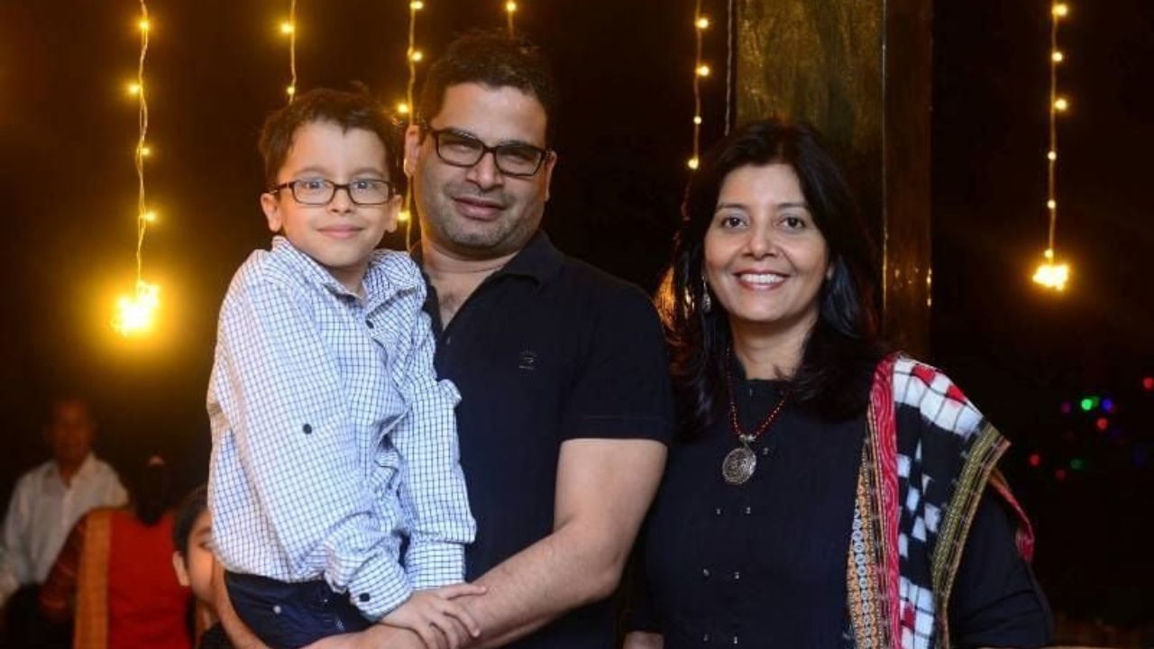 ચૂંટણીના રણનીતિકાર  જેને પીકે તરીકે પણ ઓળખવામાં આવે છે, તેમણે ચૂંટણી દરમિયાન ભાજપ, જેડી(યુ), કોંગ્રેસ, આપ, વાયએસઆરસીપી, ડીએમકે અને ટીએમસી માટે કામ કરી ચૂક્યા છે.