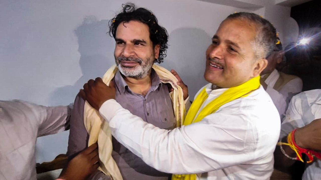 પ્રશાંત કિશોરે 2011 સુધી આઠ વર્ષ સુધી સંયુક્ત રાષ્ટ્ર દ્વારા ભંડોળ પૂરું પાડવામાં આવતા જાહેર આરોગ્ય કાર્યક્રમોમાં કામ કર્યું. તેમણે ભારતીય જનતા પાર્ટી (ભાજપ) અને તૃણમૂલ કોંગ્રેસ જેવા મુખ્ય પક્ષો માટે રાજકીય વ્યૂહરચનાકાર તરીકે કામ કર્યું છે, જેનાથી તેમને ચૂંટણી જીતવામાં મદદ મળી છે.